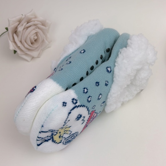 Snoopy slipper socks, shoe size 4-10, NWT, Winter soft blue snow design - Picture 11 of 11